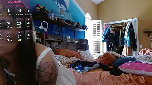 ahungkittykat online show from 06-12-26, 06:16
