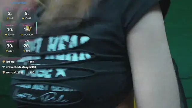 Snapshot of _Tina_Tayllor_ chatting on 04-24-26, 02:57 Tina Tayllor online show from 04-24-26, 02:57