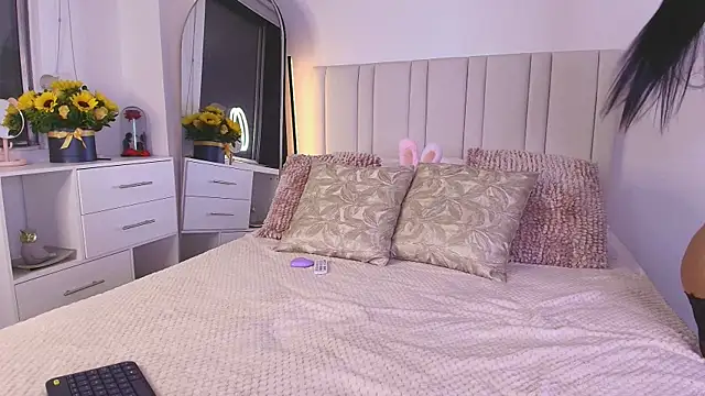 Anna-Lynn online show from 02-15-26, 11:36