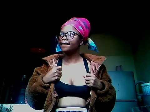 Sexylionessxx27 online show from 03-05-26, 06:43