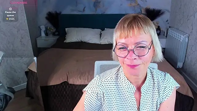 Ann Annise online show from 07-24-26, 01:01