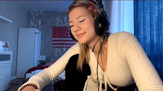 LadyFoxLove online show from 02-27-26, 11:10