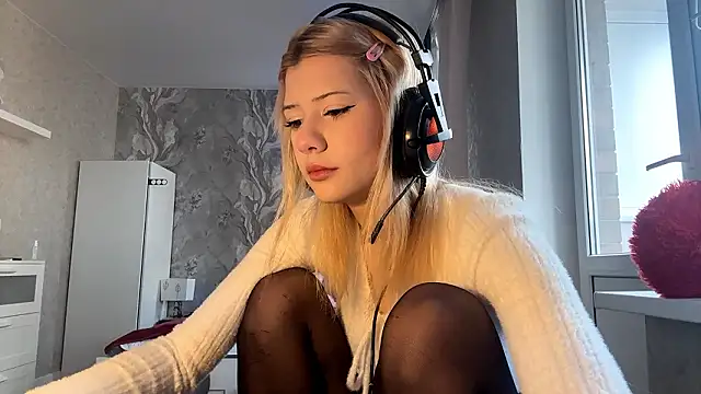 LadyFoxLove online show from 02-13-26, 11:10