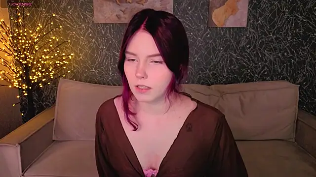 Julia Anis online show from 04-07-26, 01:07