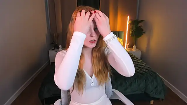 Snapshot of Julia_Anis chatting on 02-13-26, 01:05 Julia Anis online show from 02-13-26, 01:05