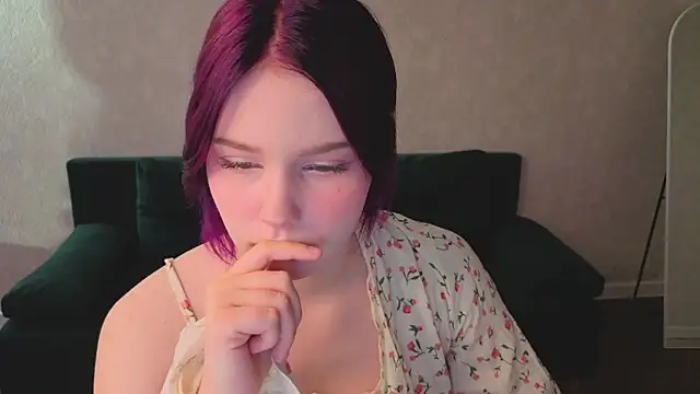 Julia Anis online show from 04-04-26, 01:01