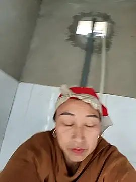 Ami-su online show from 03-26-26, 06:11