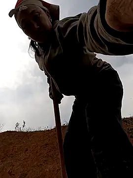 Ami-su online show from 02-27-26, 03:40