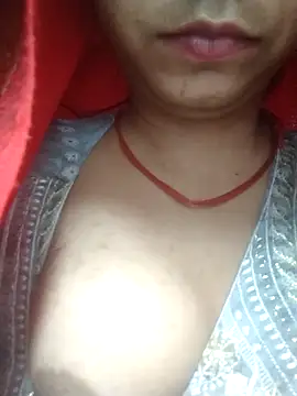 Julilodhi8695 online show from 04-13-26, 05:55