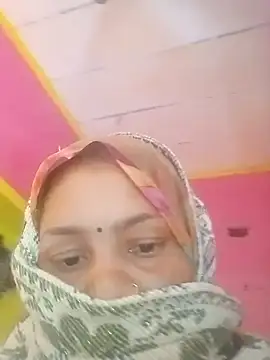 Julilodhi8695 online show from 02-12-26, 06:02