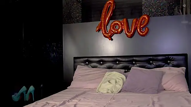 Snapshot of EileenElfie chatting on 02-27-26, 03:40 EileenElfie online show from 02-27-26, 03:40