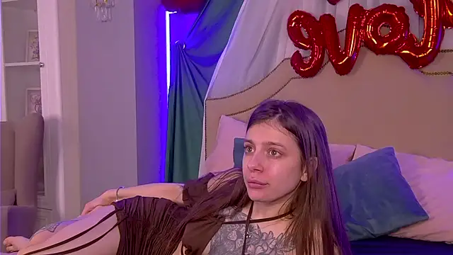 Snapshot of EileenElfie chatting on 02-12-26, 03:39 EileenElfie online show from 02-12-26, 03:39