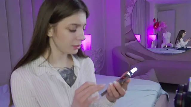 Snapshot of EileenElfie chatting on 02-23-26, 03:52 EileenElfie online show from 02-23-26, 03:52