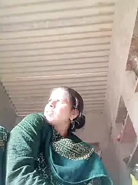 Snapshot of Lucky_couple-1 chatting on 02-21-26, 04:03 Lucky couple-1 online show from 02-21-26, 04:03