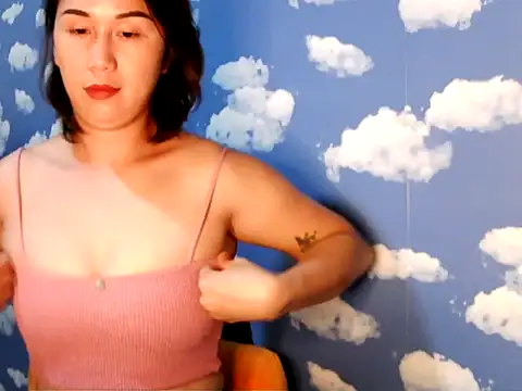 Snapshot of Kitty_Bear02 chatting on 02-11-26, 02:39 Kitty Bear02 online show from 02-11-26, 02:39