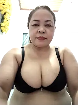 Baby-bigtits2026 online show from 04-22-26, 11:06