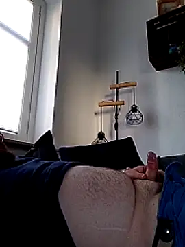 Snapshot of Schaschi_90 chatting on 05-19-26, 05:58 Schaschi 90 online show from 05-19-26, 05:58