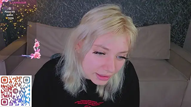 Snapshot of Kate_Krose chatting on 06-11-26, 02:53 Kate Krose online show from 06-11-26, 02:53