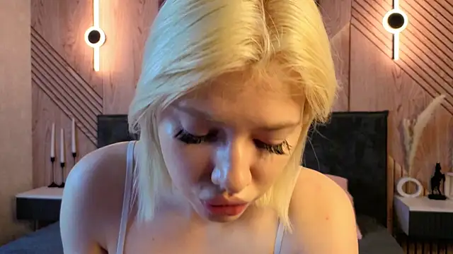 Snapshot of Kate_Krose chatting on 08-09-26, 01:02 Kate Krose online show from 08-09-26, 01:02