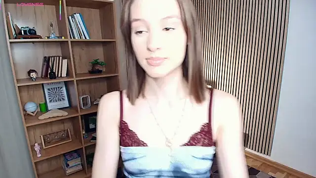LianneBynon online show from 07-16-26, 08:44