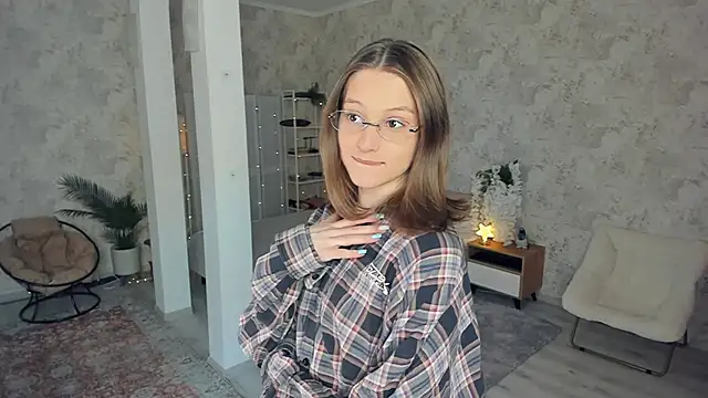 LianneBynon online show from 03-08-26, 09:23