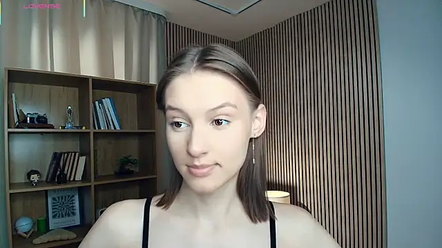 LianneBynon online show from 07-13-26, 09:52