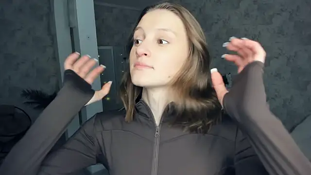 LianneBynon online show from 02-12-26, 02:06