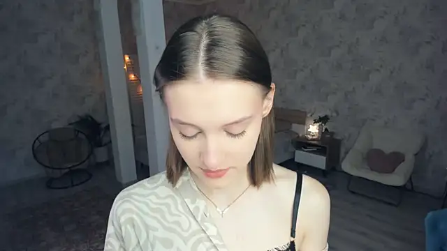 LianneBynon online show from 06-05-26, 08:31