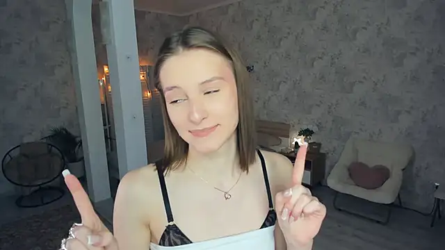 LianneBynon online show from 06-10-26, 08:26