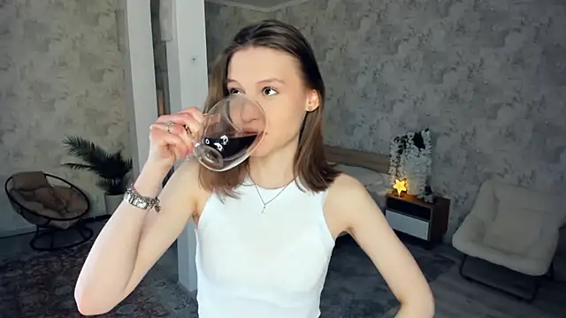 LianneBynon online show from 03-22-26, 09:33