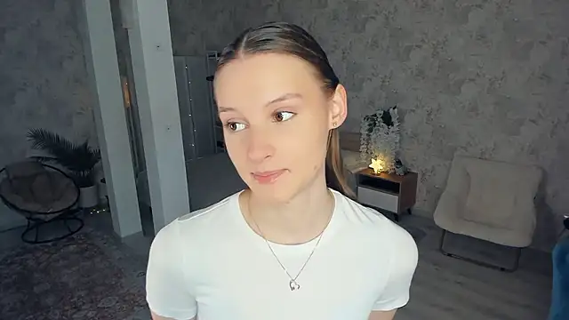 LianneBynon online show from 03-05-26, 08:33