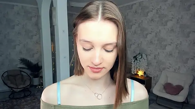 LianneBynon online show from 04-09-26, 08:42