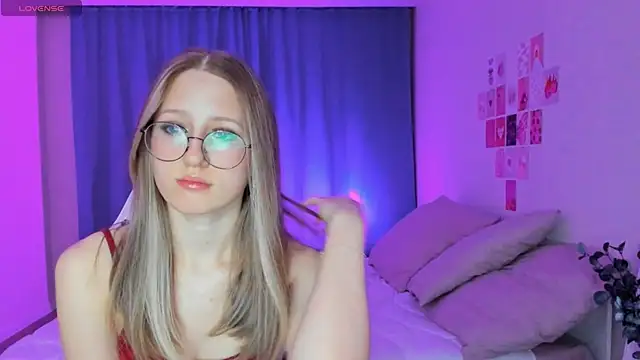 Vega Taylor online show from 02-26-26, 03:28