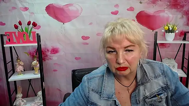 Snapshot of RenataDaster chatting on 05-06-26, 04:55 RenataDaster online show from 05-06-26, 04:55