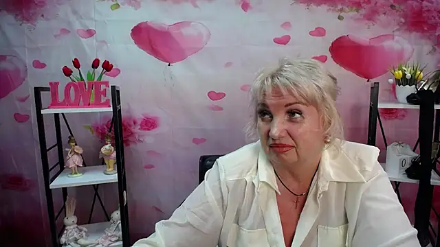 Snapshot of RenataDaster chatting on 05-09-26, 05:05 RenataDaster online show from 05-09-26, 05:05