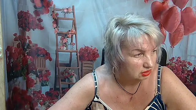 Snapshot of RenataDaster chatting on 05-22-26, 11:30 RenataDaster online show from 05-22-26, 11:30