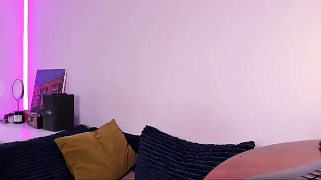 miabellee  online show from 07-10-26, 03:45