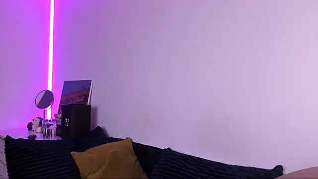 miabellee  online show from 06-18-26, 10:26