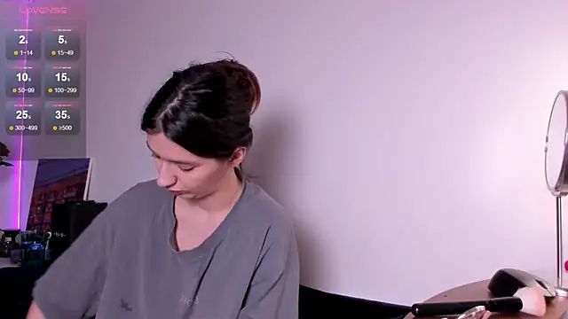 Snapshot of miabellee_ chatting on 02-20-26, 12:29 miabellee online show from 02-20-26, 12:29