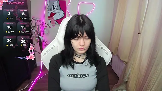 Snapshot of Emma_Darkkk chatting on 02-18-26, 04:21 Emma Darkkk online show from 02-18-26, 04:21