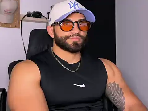 SamDornan51 online show from 03-11-26, 03:33