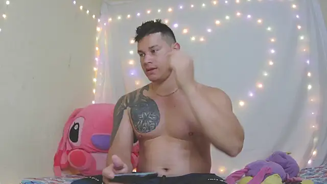 Snapshot of Eternalfuego chatting on 03-01-26, 12:43 Eternalfuego online show from 03-01-26, 12:43