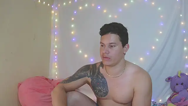 Snapshot of Eternalfuego chatting on 02-16-26, 04:55 Eternalfuego online show from 02-16-26, 04:55