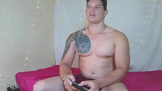 Snapshot of Eternalfuego chatting on 02-09-26, 05:16 Eternalfuego online show from 02-09-26, 05:16