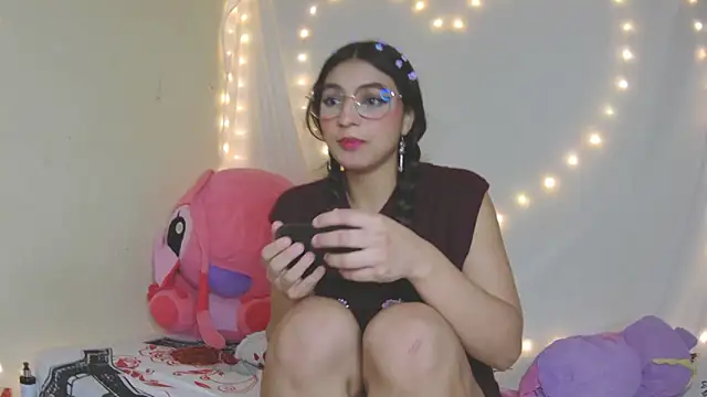 Snapshot of Eternalfuego chatting on 02-26-26, 06:35 Eternalfuego online show from 02-26-26, 06:35