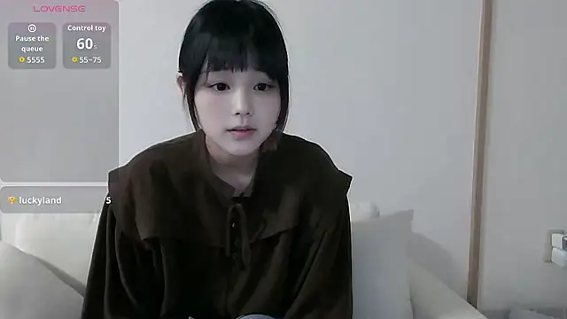 Snapshot of nya222 chatting on 02-19-26, 12:57 nya222 online show from 02-19-26, 12:57