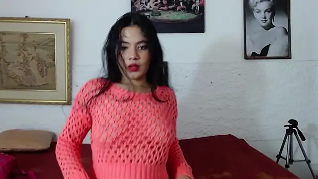 Snapshot of JulianaLopera1 chatting on 02-03-26, 01:38 JulianaLopera1 online show from 02-03-26, 01:38