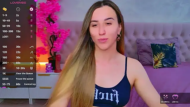 Snapshot of JasminUqueen chatting on 06-11-26, 02:53 JasminUqueen online show from 06-11-26, 02:53