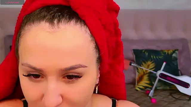 JasminUqueen online show from 02-10-26, 01:15