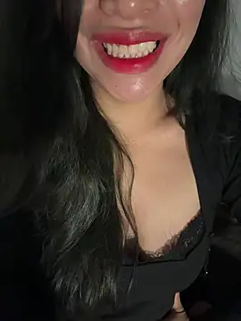 QuynhAnh 2k1 online show from 02-19-26, 09:45